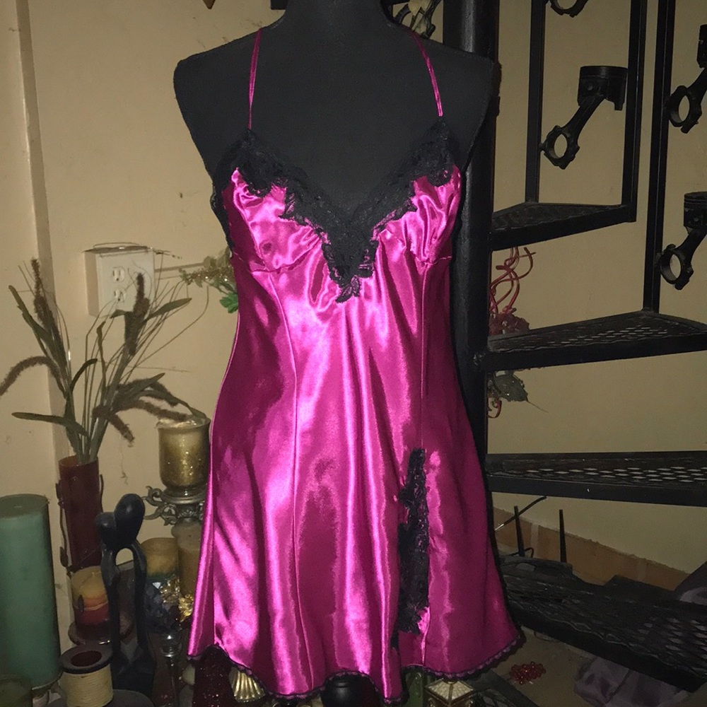 NWOT Y2K Vintage Frederick’s of Hollywood Pink Satin Sexy Chemise Slip Linge…